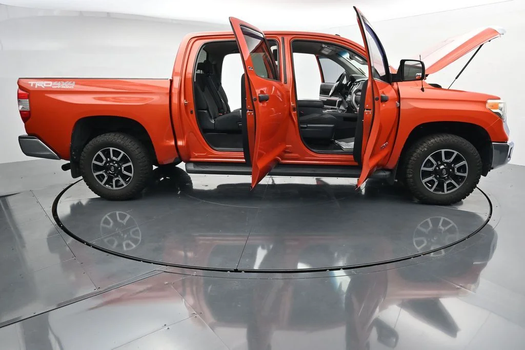 Used 2017 Red Toyota SR5 image 41