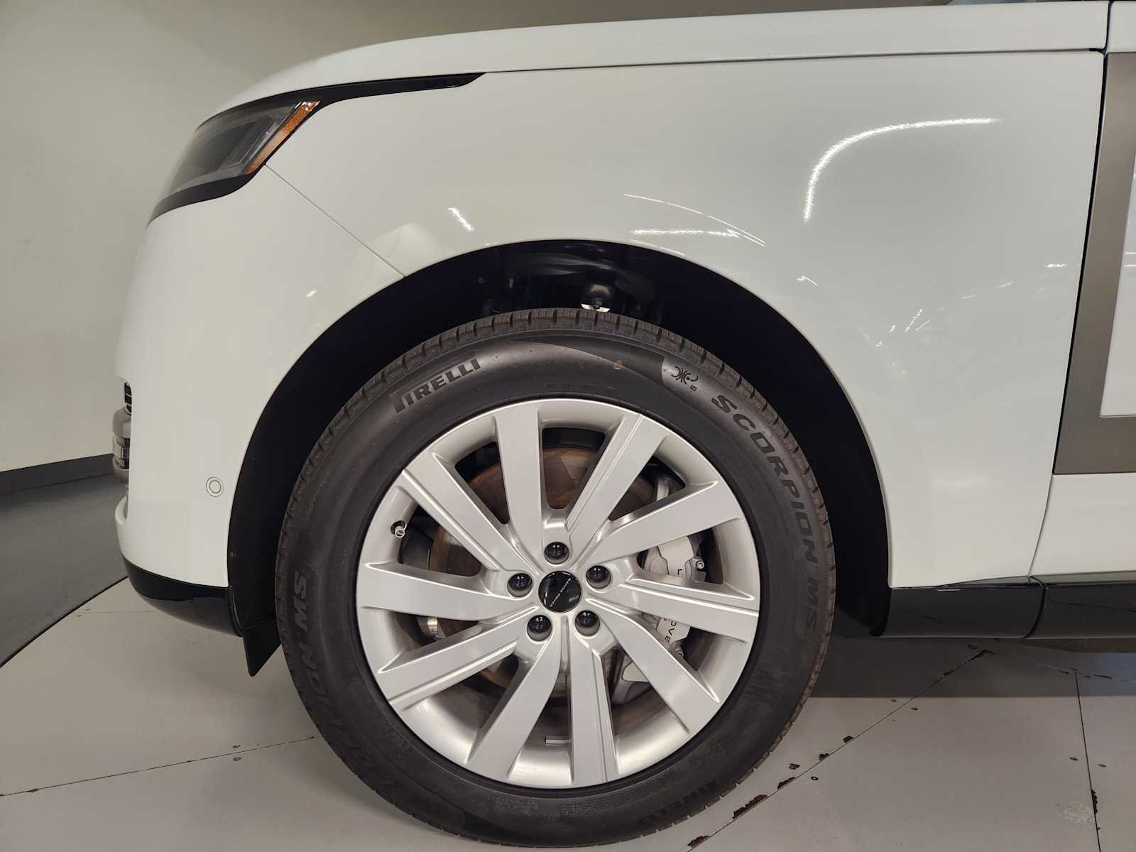 2026 Land Rover Range Rover SE - Photo 11