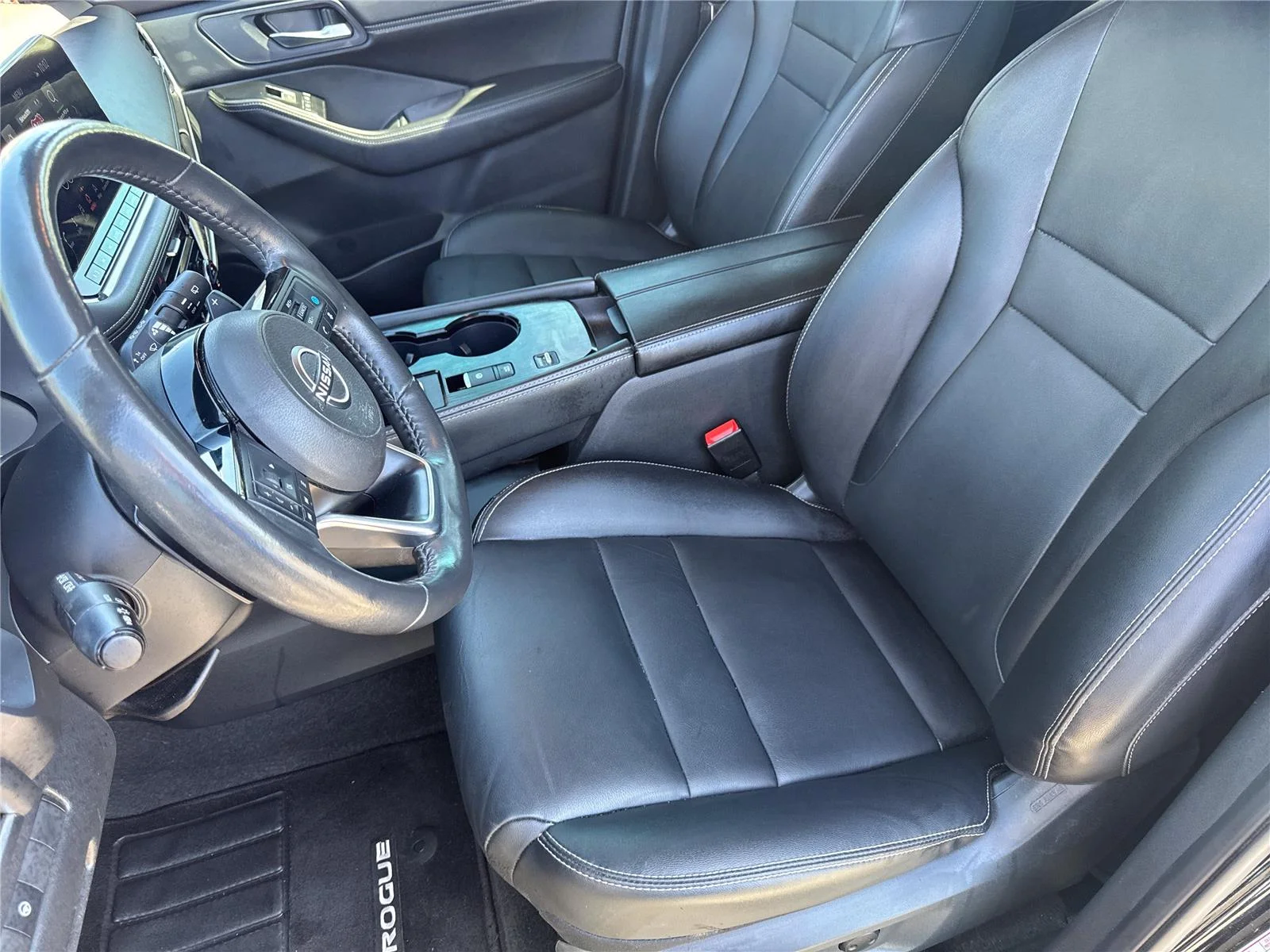 Used 2023 Super Black Nissan SL image 11
