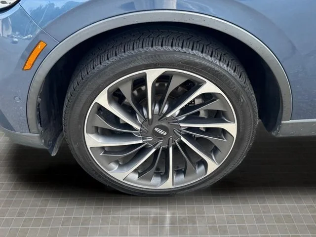 Used 2020 Blue Lincoln Reserve image 16