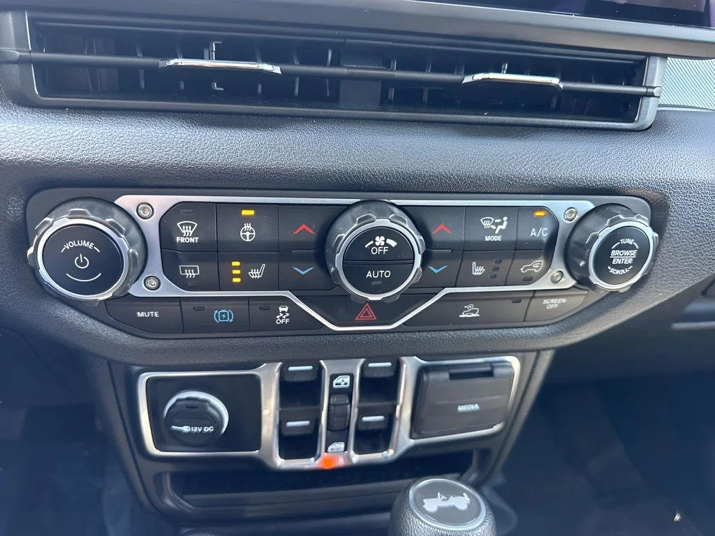 Used 2024 Green Jeep Sport S 4xe image 21