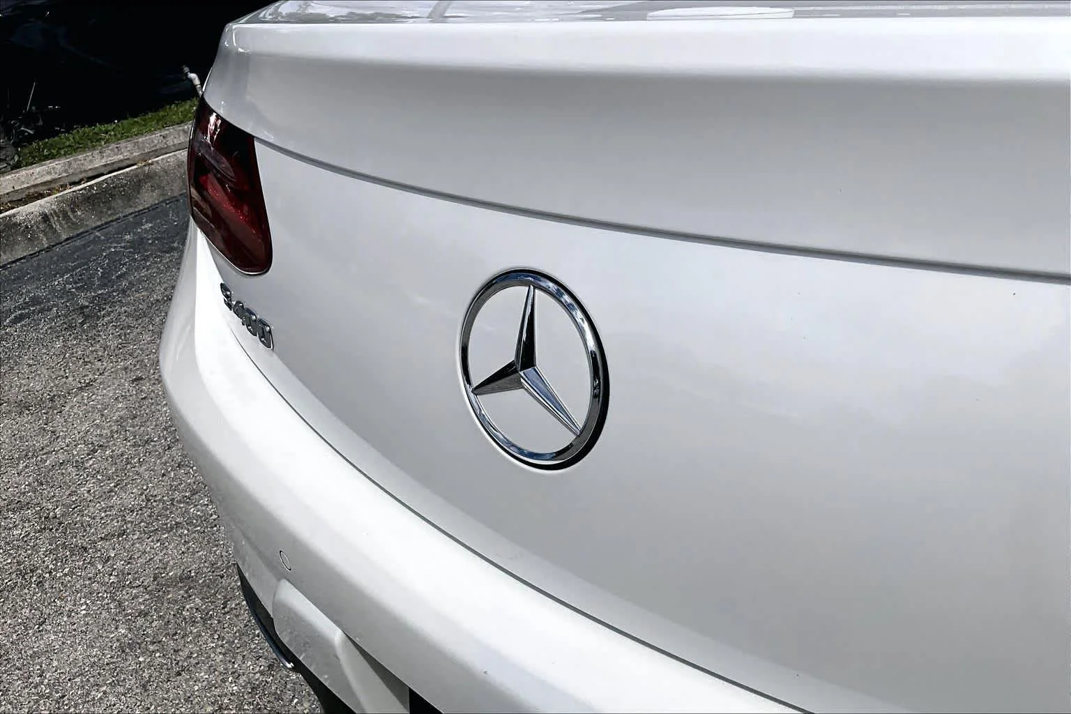 Used 2018 designo Diamond White Mercedes-Benz E 400 image 31