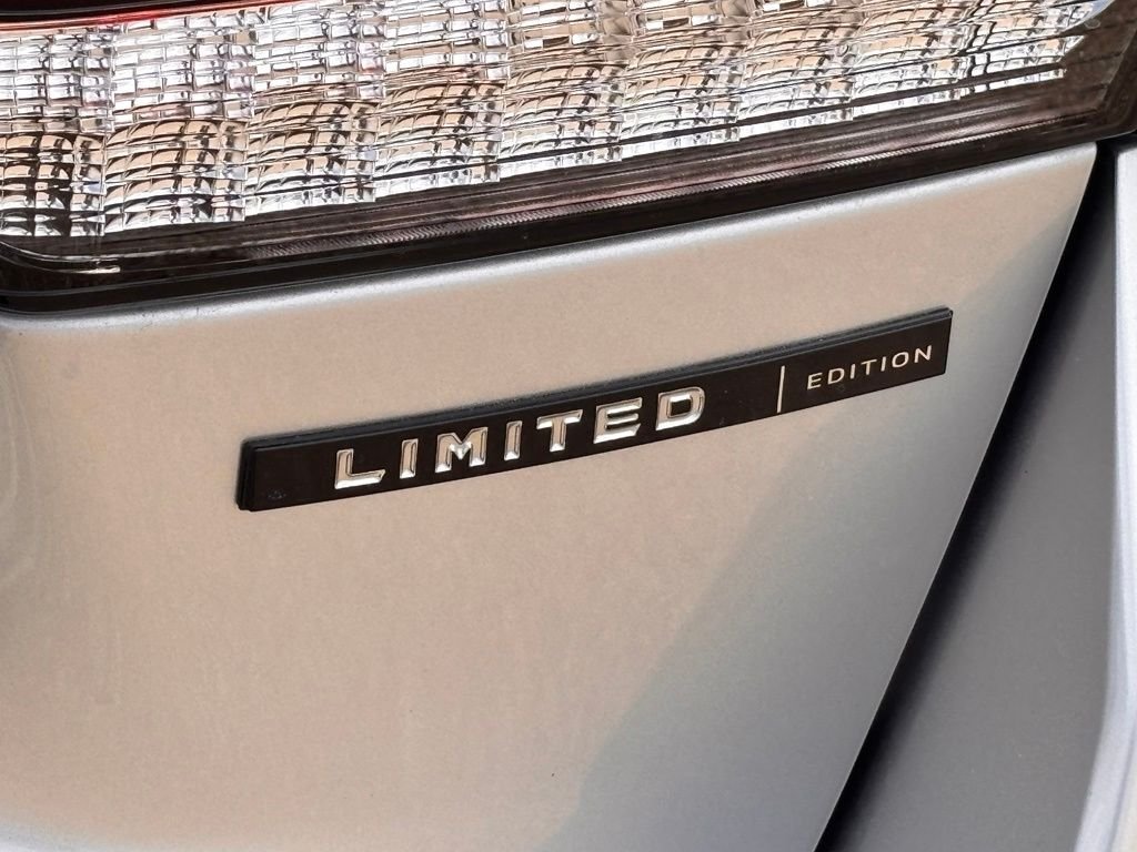 Used 2026 Silver Mitsubishi  image 7