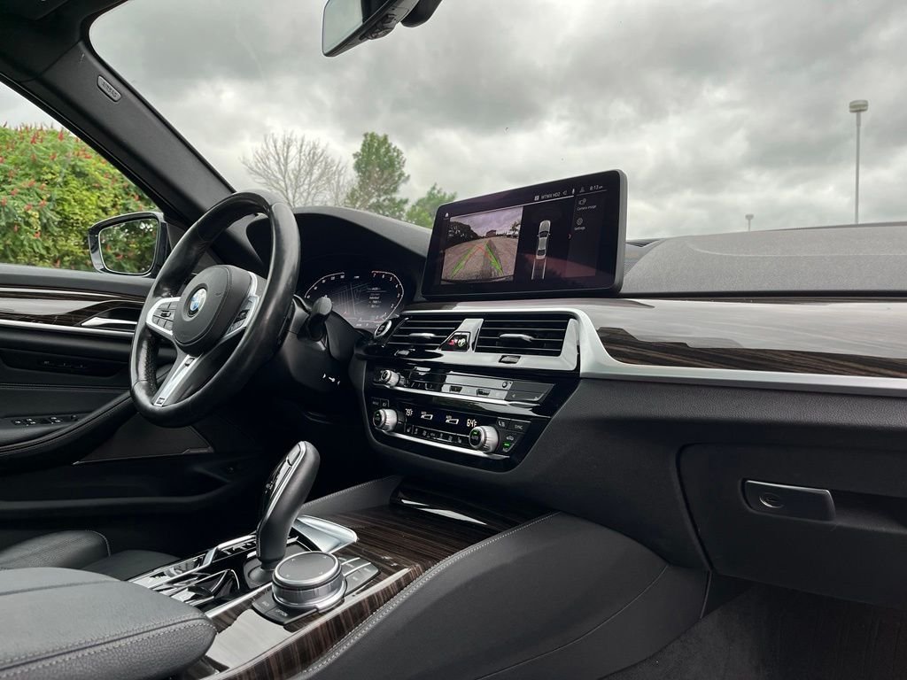 Used 2022 Black Sapphire Metallic BMW 540i xDrive image 27