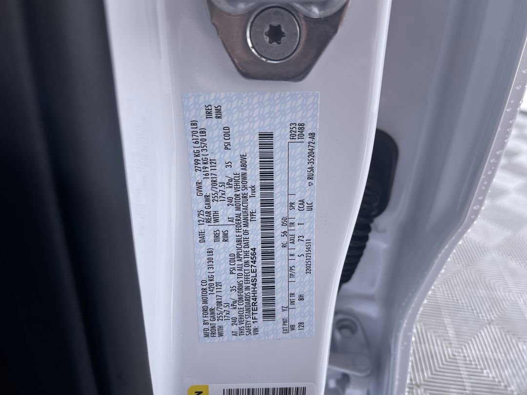 New 2025 Oxford White Ford XLT image 12