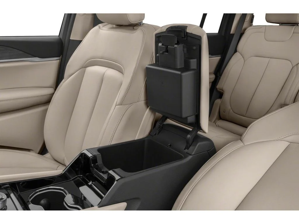 Used 2022 Black Jeep Altitude image 9