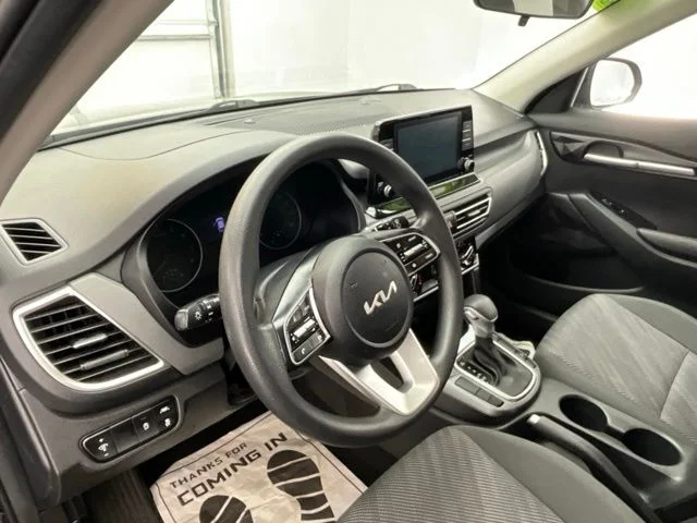 Used 2022 Black Kia LX image 14