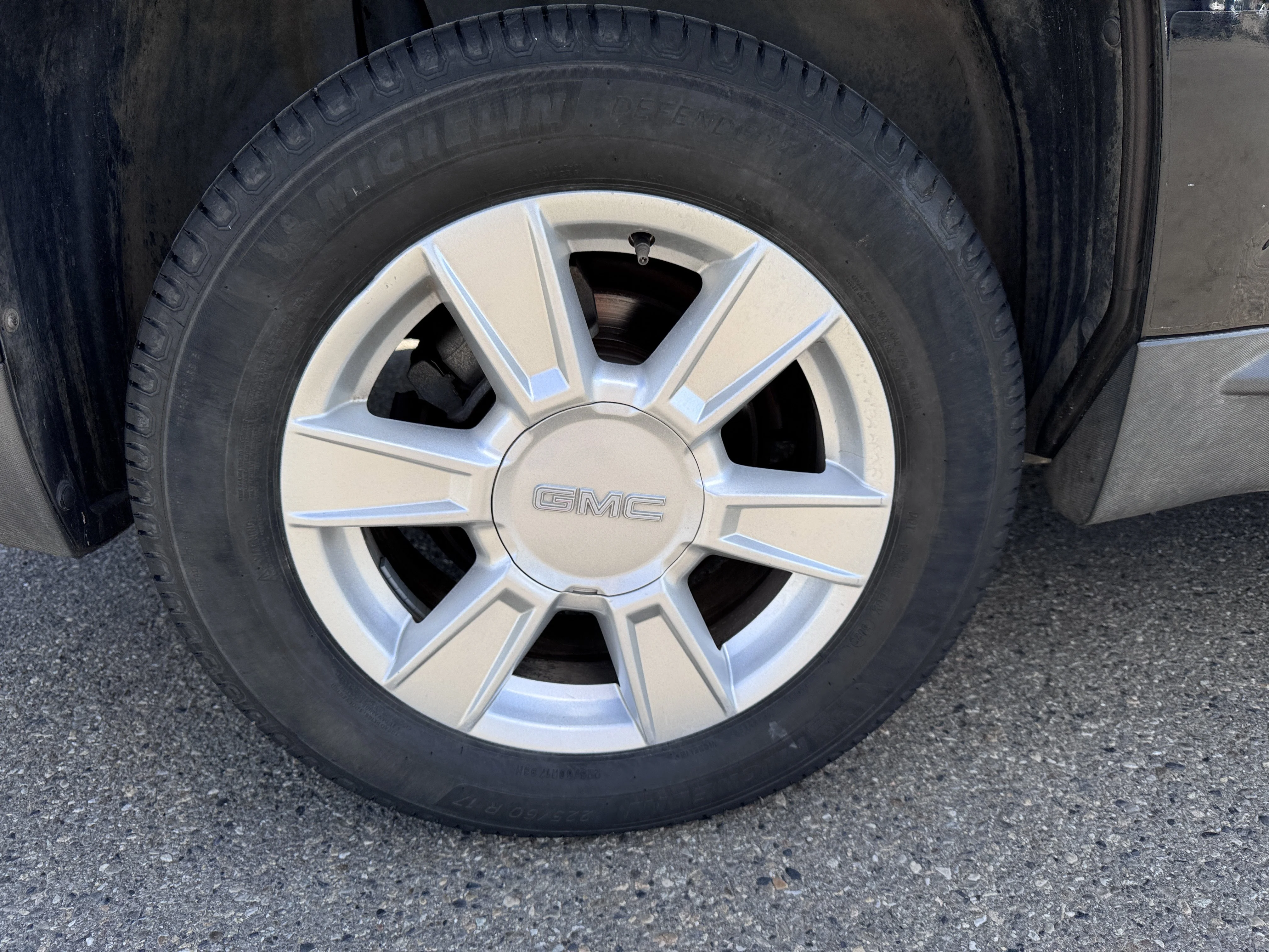 Used 2013 Onyx Black GMC SLE image 59