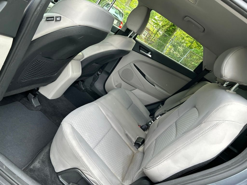 Used 2019 Gray Hyundai SE image 28