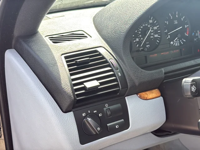 Used 2003 Black BMW 3.0i image 32