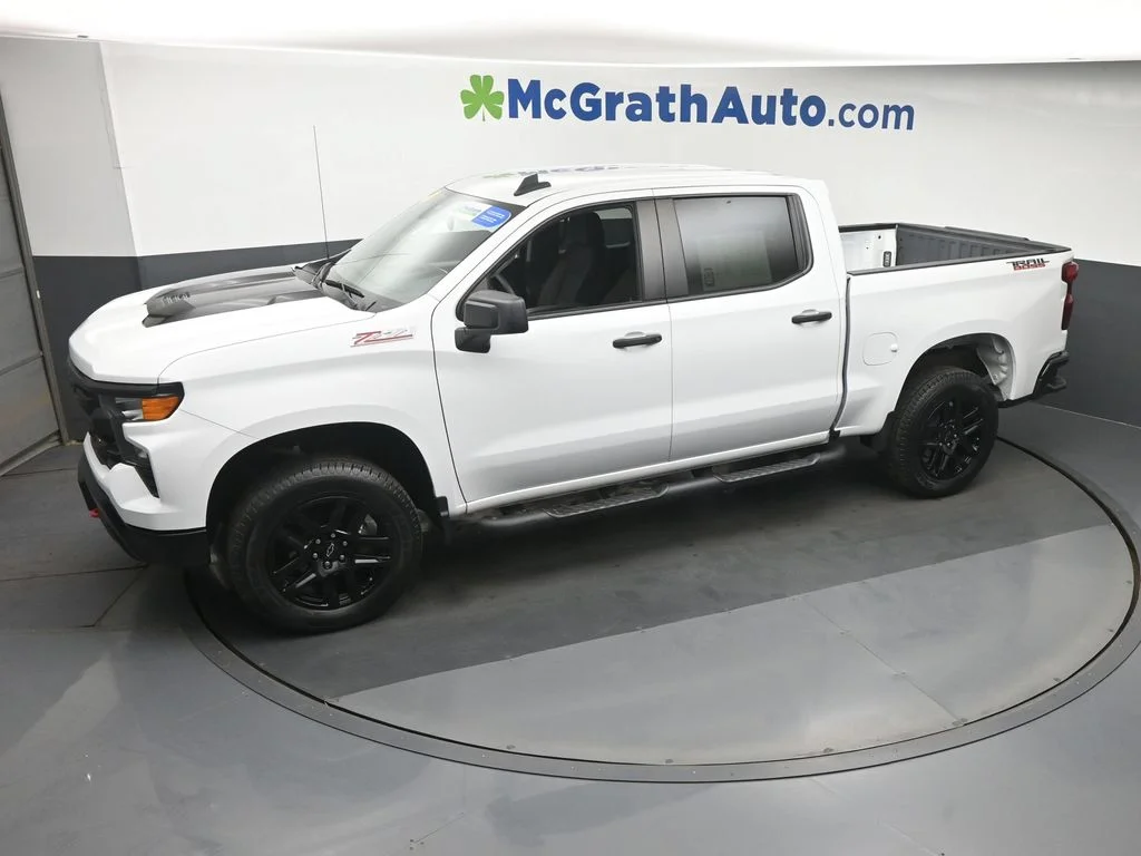 Used 2024 White Chevrolet Custom Trail Boss image 22