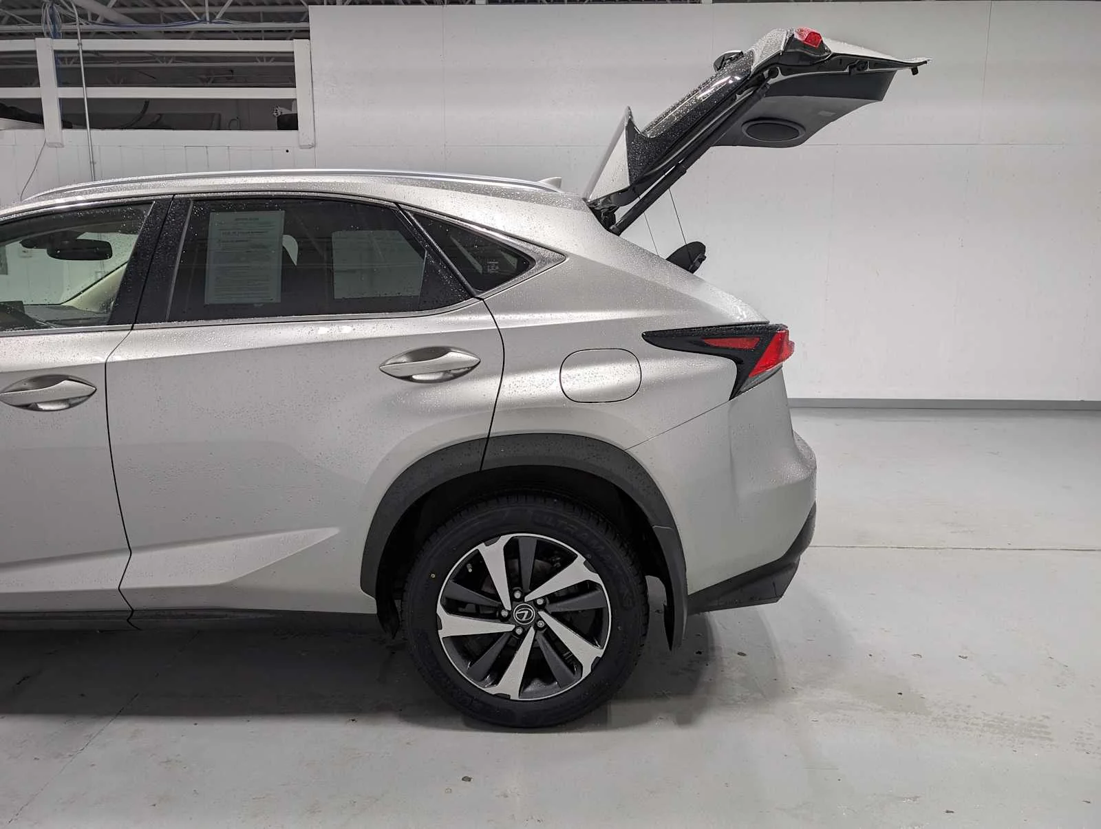 Used 2021 Atomic Silver Lexus  image 11