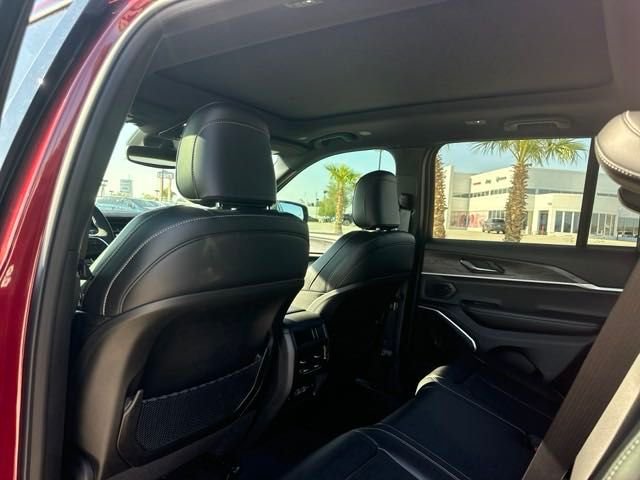 New 2024 Velvet Red Pearl-Coat Exterior Paint Jeep 4xe image 13