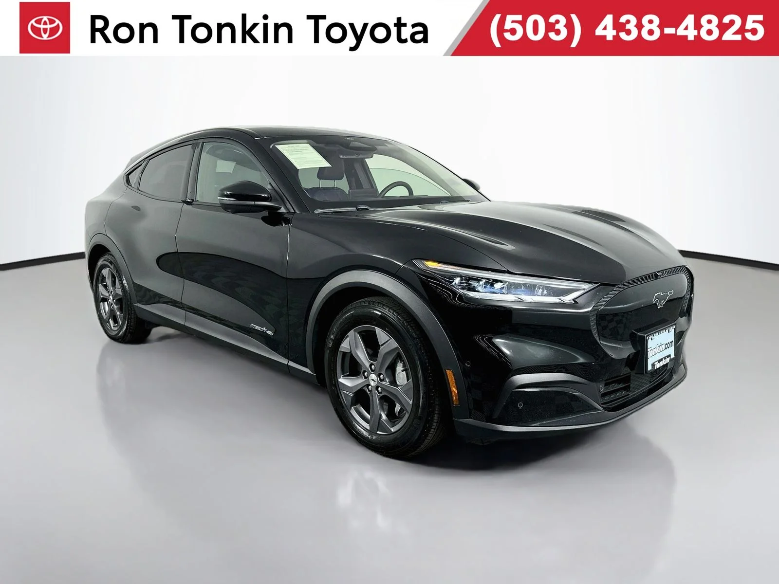 Used 2023 Shadow Black Ford Select image 1