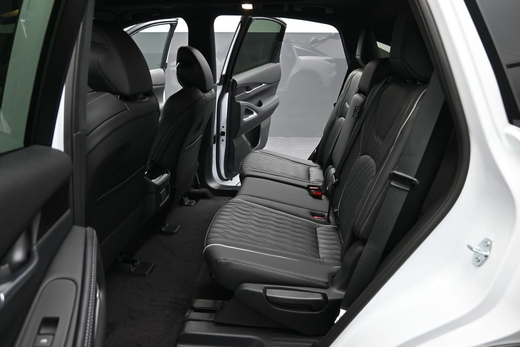 New 2027 2T RAD WHT INFINITI Autograph AWD image 10