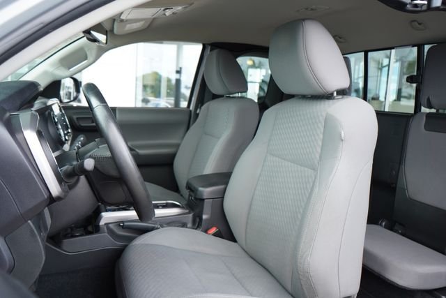 Used 2021  Toyota SR5 image 29