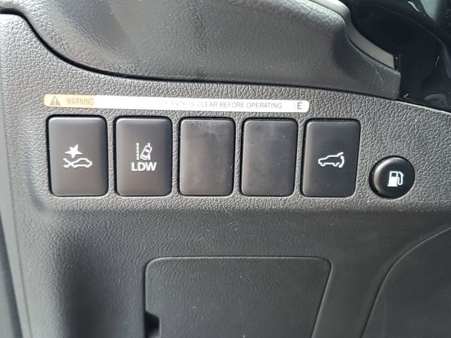 Used 2022 Silver Mitsubishi GT image 21