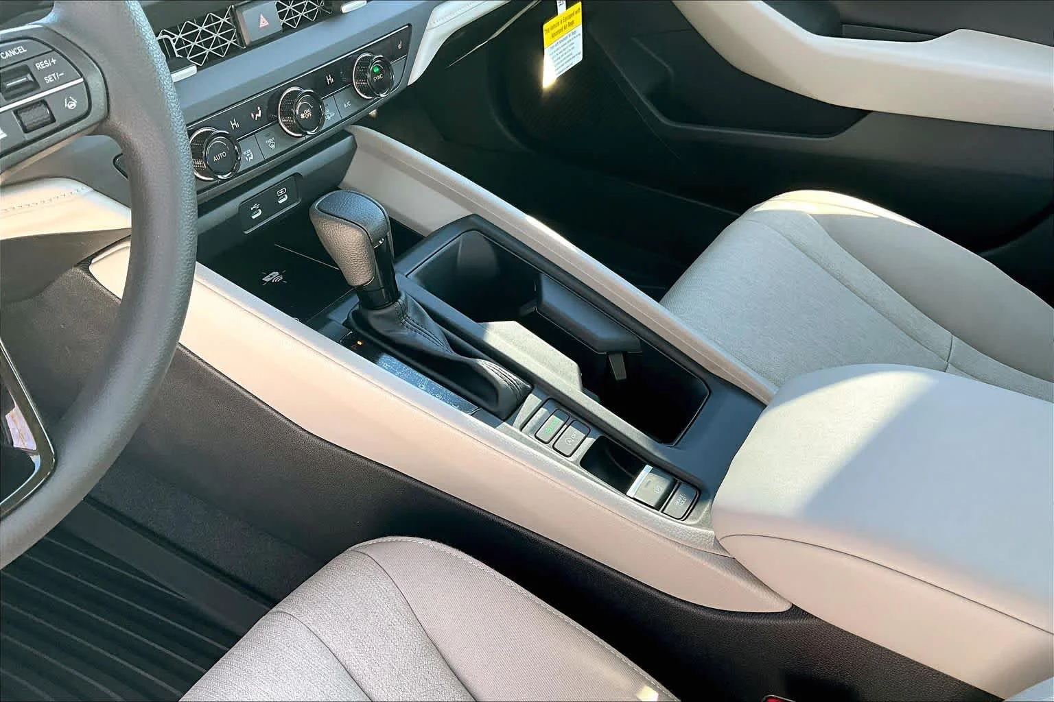 New 2026 Platinum White Pearl Honda SE image 7