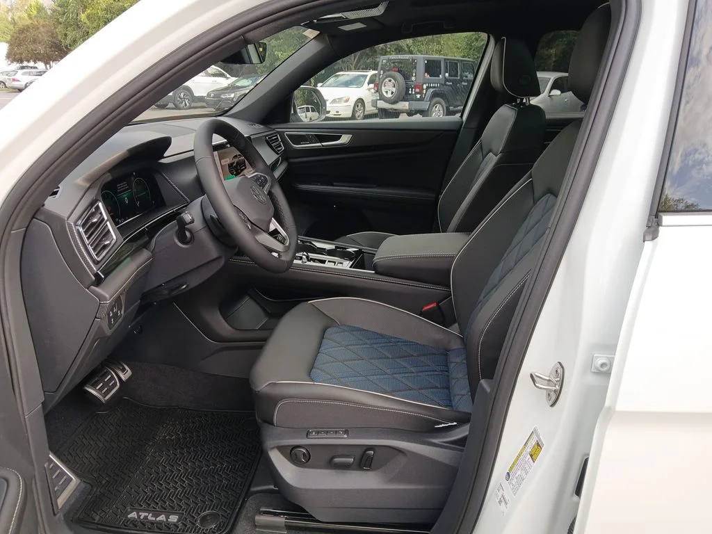 2026 Volkswagen Atlas Cross Sport SEL Premium R-LINE - Photo 9