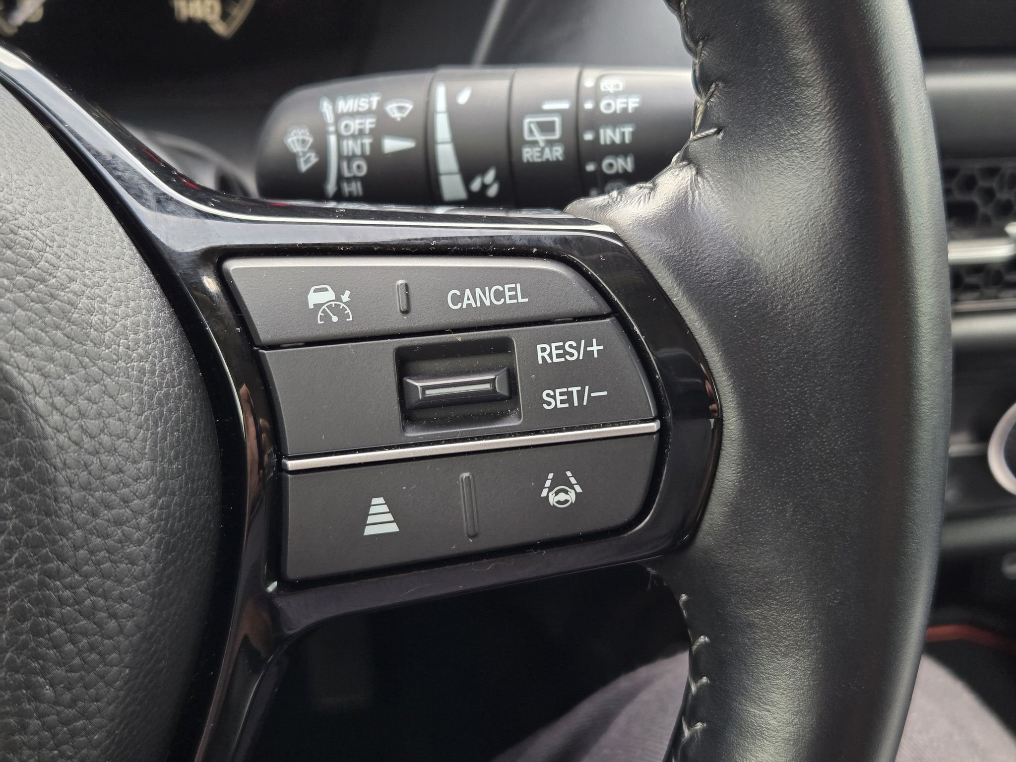 Used 2025  Honda EX-L image 31