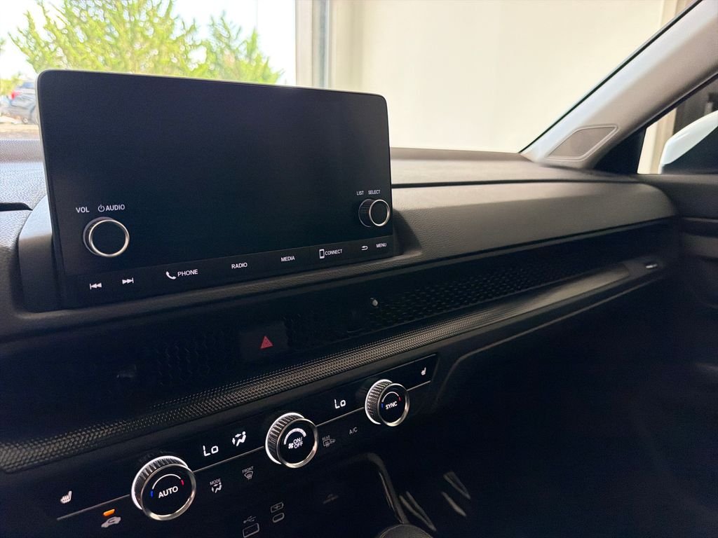 Used 2025  Honda EX image 19