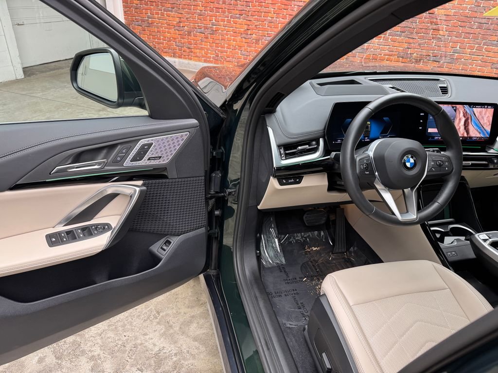2025 BMW X1 28i - Photo 8