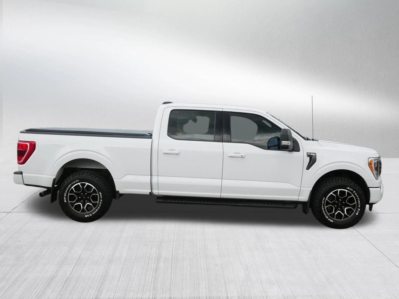 Certified Used 2021 Oxford White Ford XLT image 8