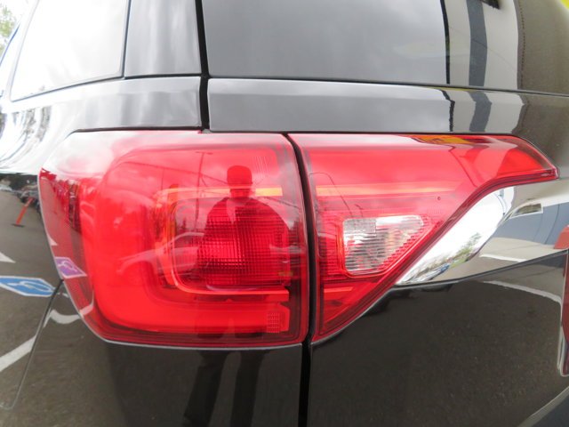 Used 2019 Ebony Twilight Metallic GMC SLE image 36