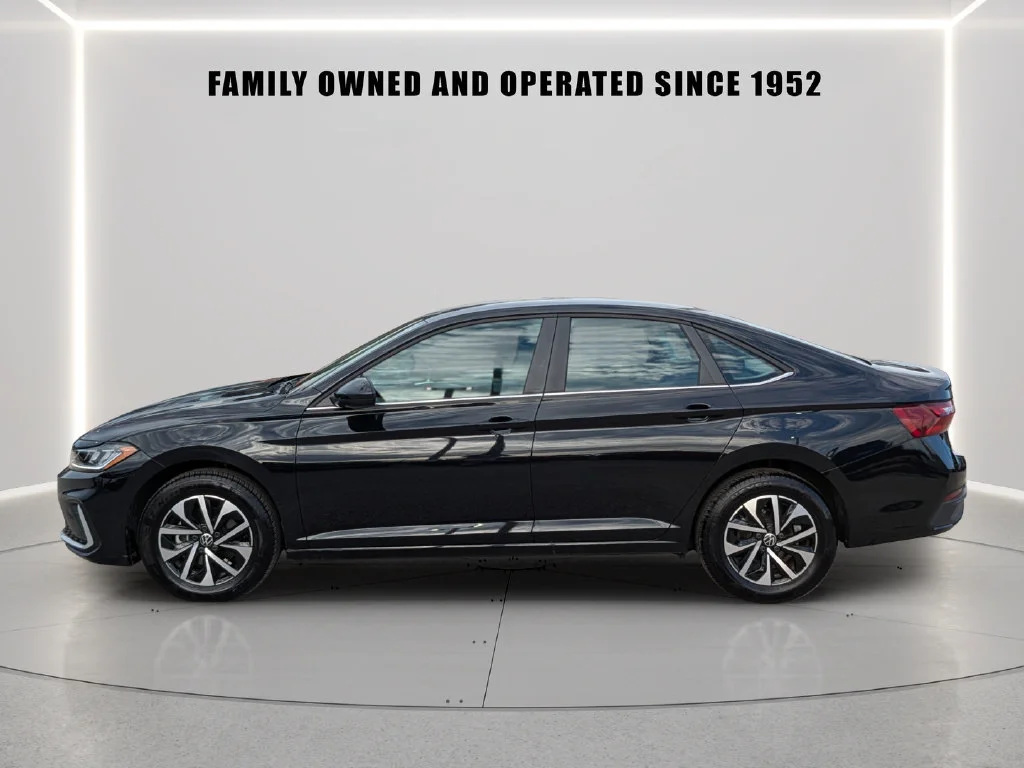 Used 2026 Black Volkswagen 1.5T S image 3