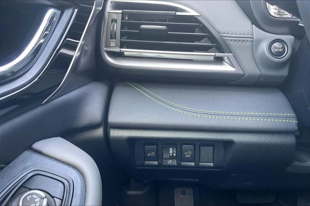 Used 2025 Silver Subaru Onyx Edition XT image 35