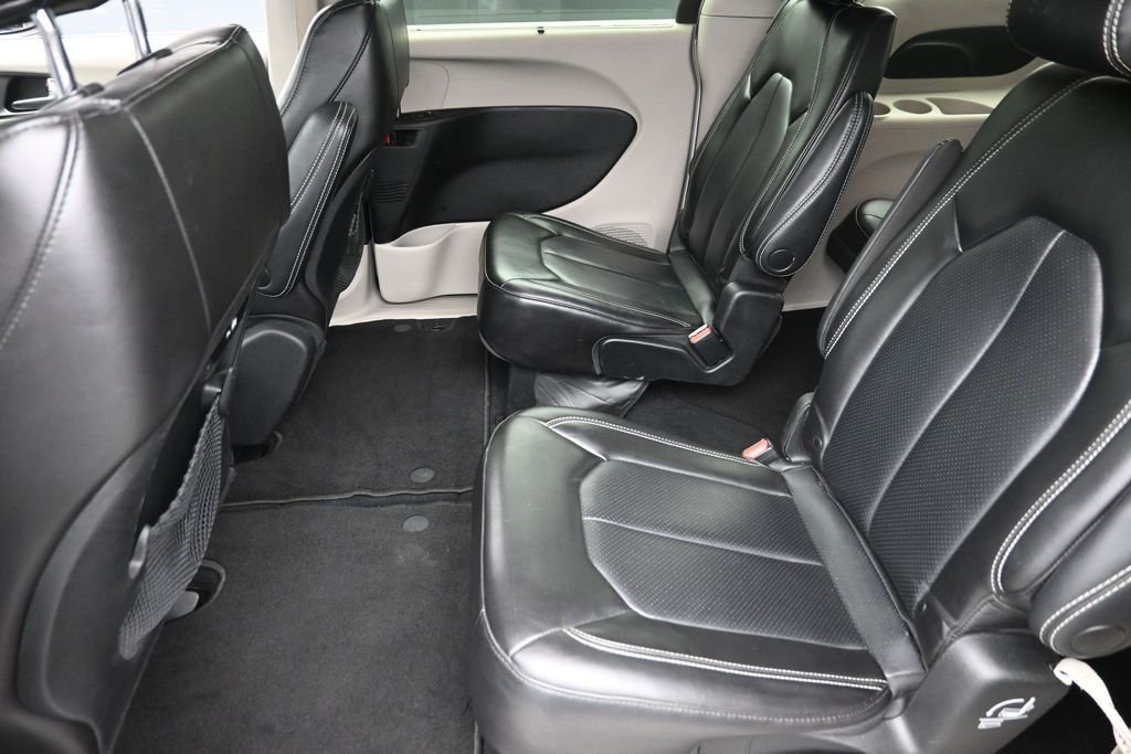 Used 2023 White Chrysler Touring L image 16