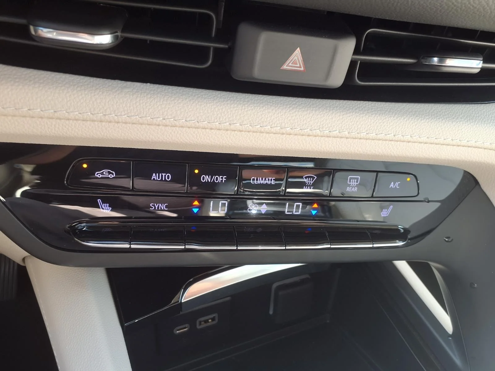 Used 2023 Moonstone Gray Metallic Buick Essence image 6