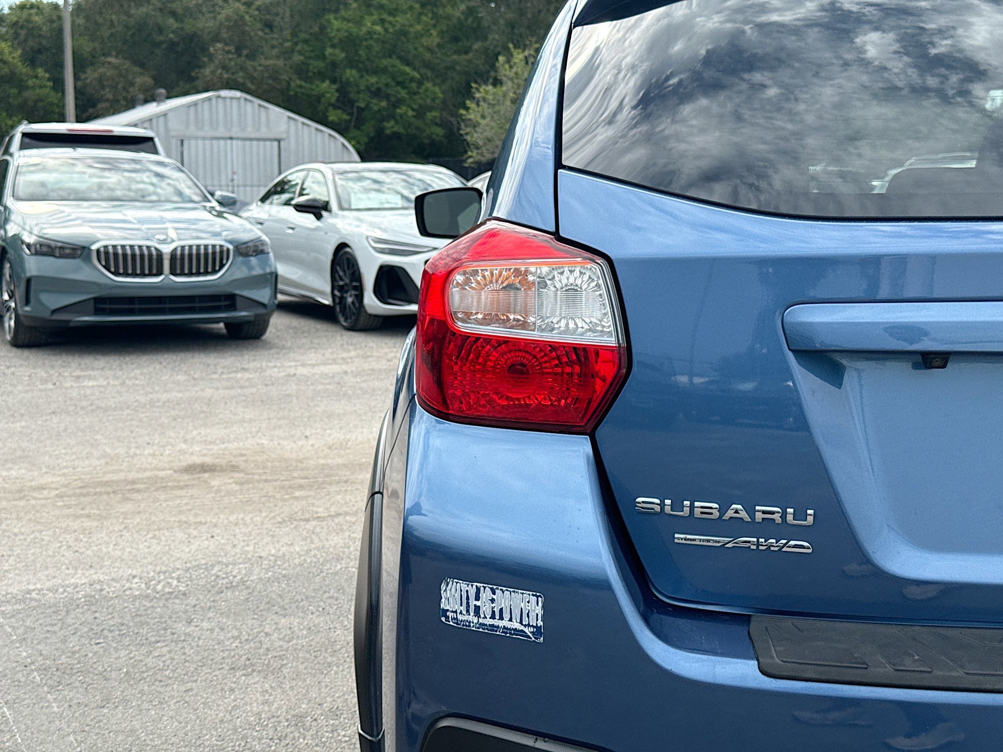 Used 2016 Quartz Blue Pearl Subaru Premium image 10