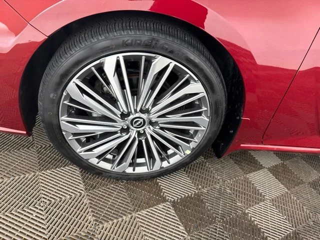 Used 2023 Red Nissan 2.5 SL image 27