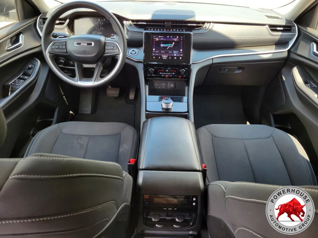 Used 2023 White Jeep Laredo image 18