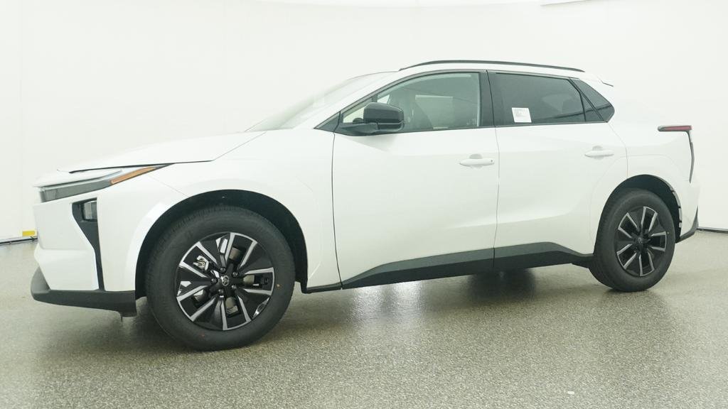 New 2026 Wind Chill Pearl Toyota XLE image 19