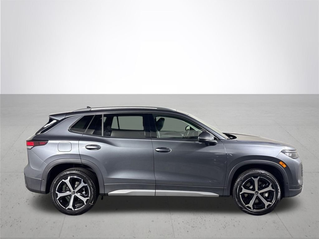 New 2026 Platinum Gray Metallic Volkswagen 2.0T SE image 5