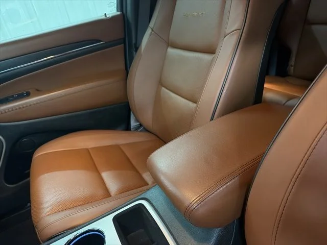Used 2020 Diamond Black Crystal Pearlcoat Jeep Summit image 31