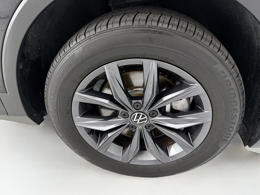 Certified Used 2023 Black Volkswagen 2.0T SE image 31