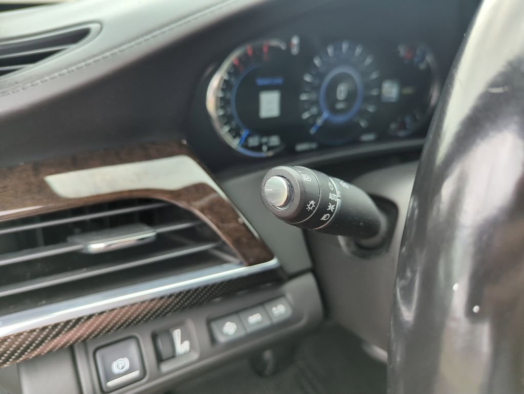 Used 2017 Silver Cadillac 3.0L Twin Turbo Platinum image 18