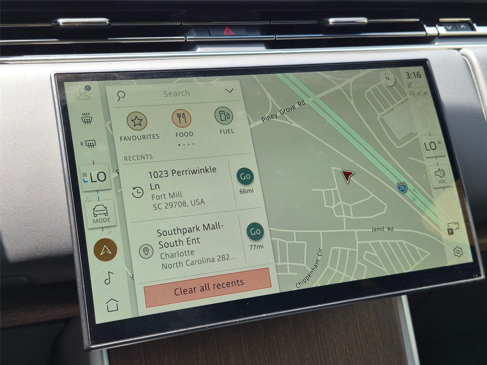 Used 2025 Fuji White Land Rover SE image 20