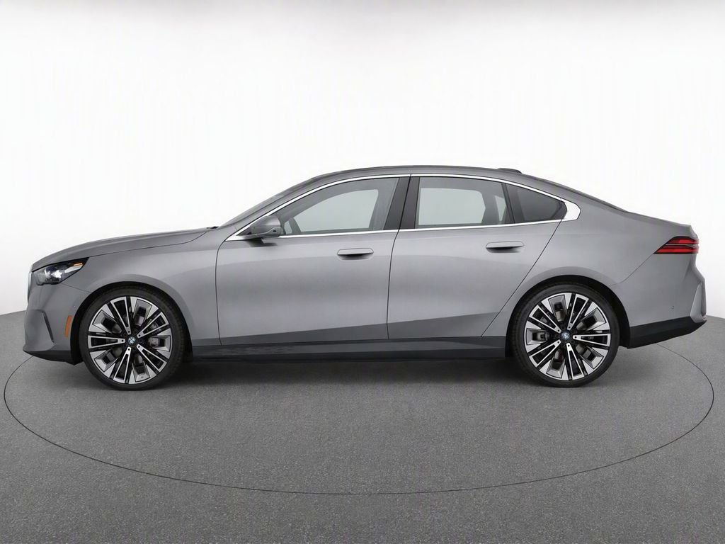 Certified Used 2026 Oxide Grey Met BMW xDrive40 image 2