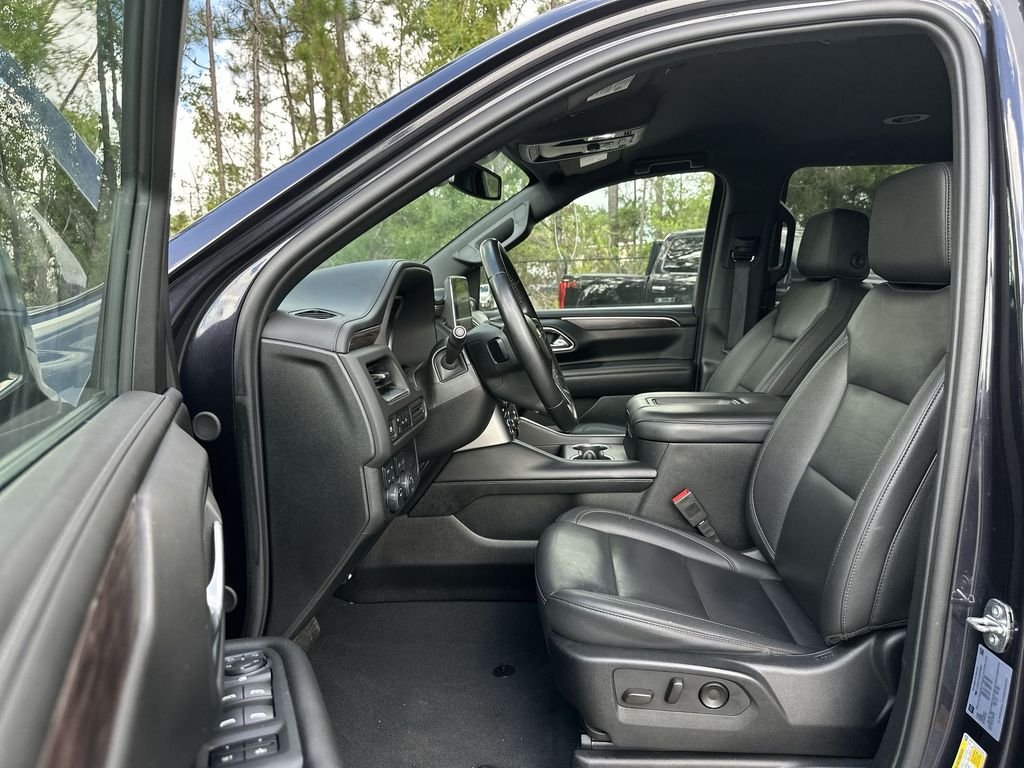 2024 Chevrolet Suburban LT - Photo 19