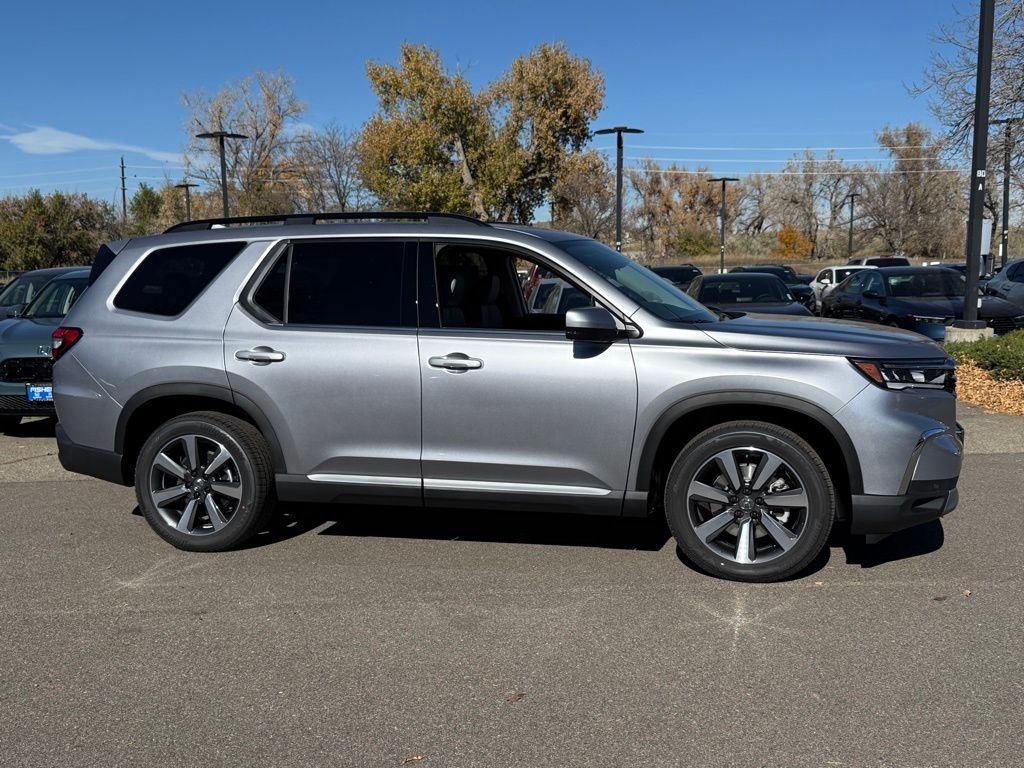 2025 Honda Pilot Touring photo 3