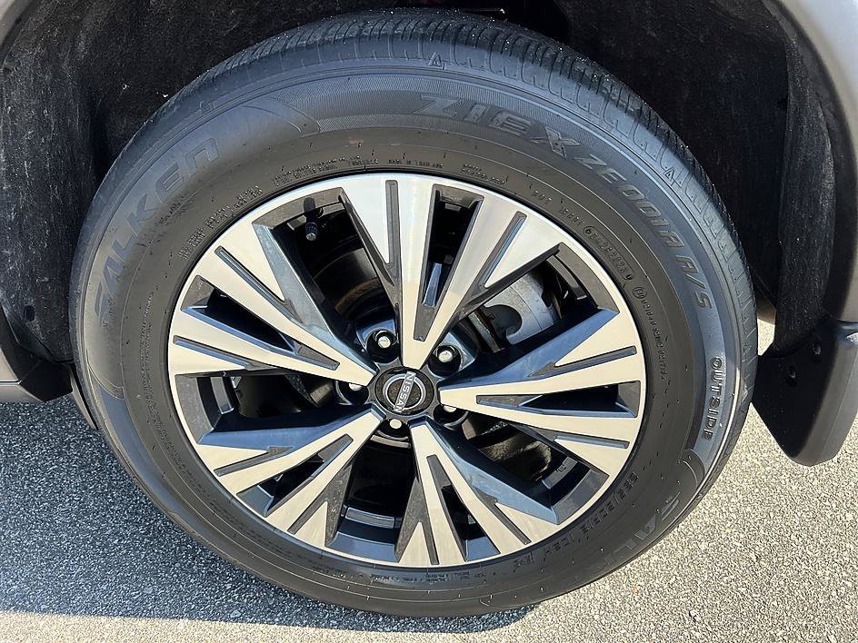 Used 2023 Scarlet Ember Tintcoat Nissan SV image 14
