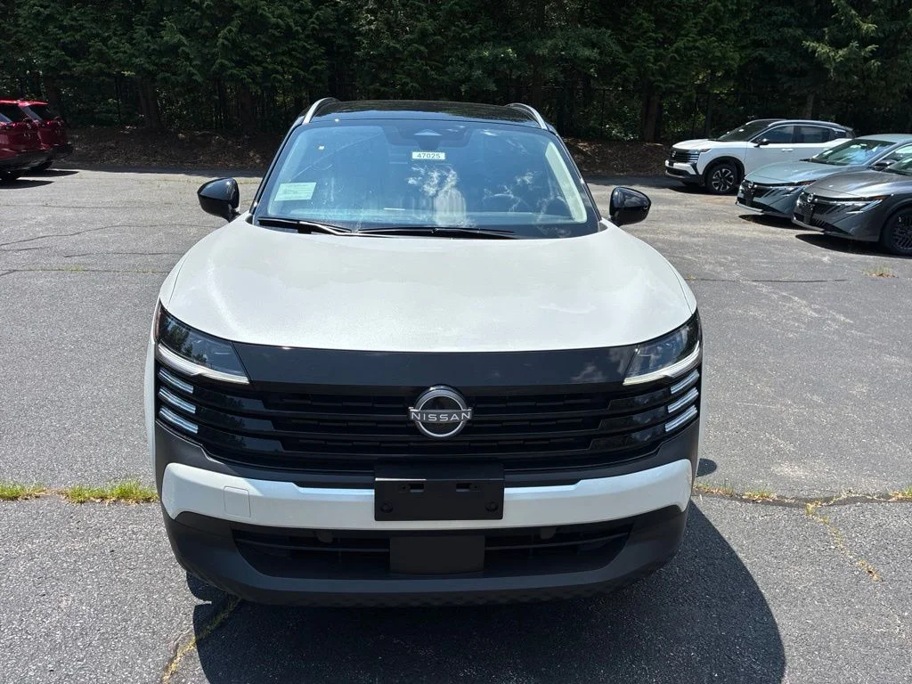 New 2026 Aspen White TriCoat / Super Black Two-tone Nissan SV image 2