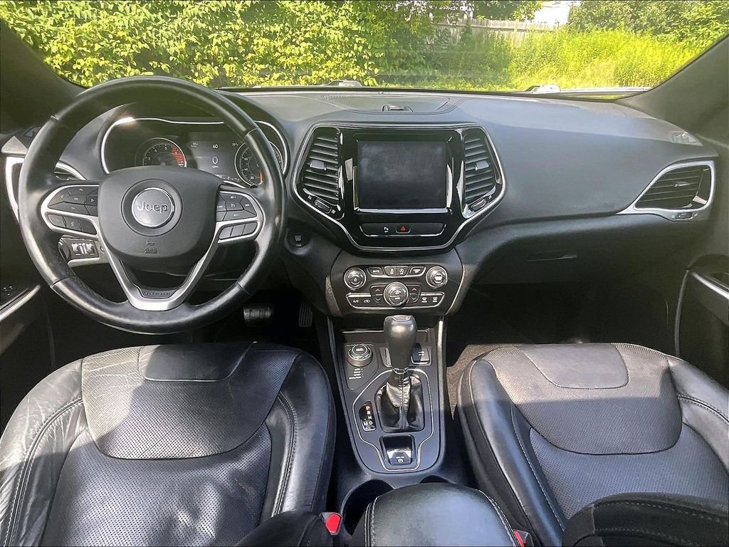 Used 2020 Gray Jeep Limited image 21