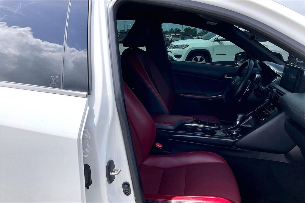Used 2024 White Lexus 300 image 30