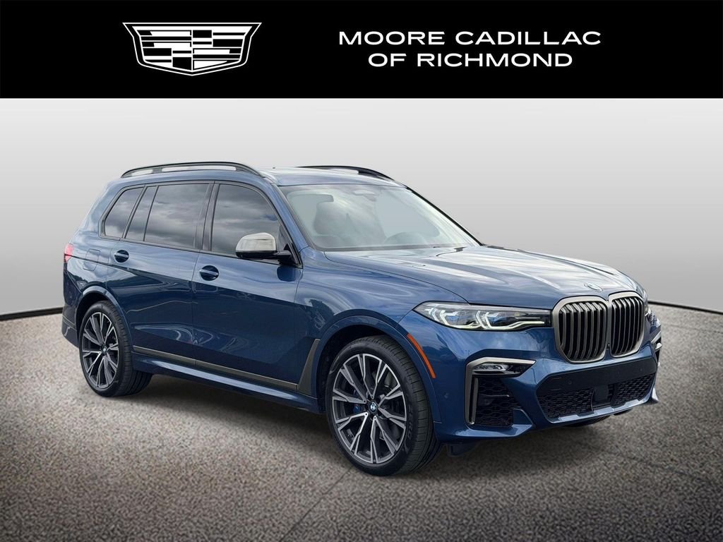 2022 BMW X7 M50i's photo