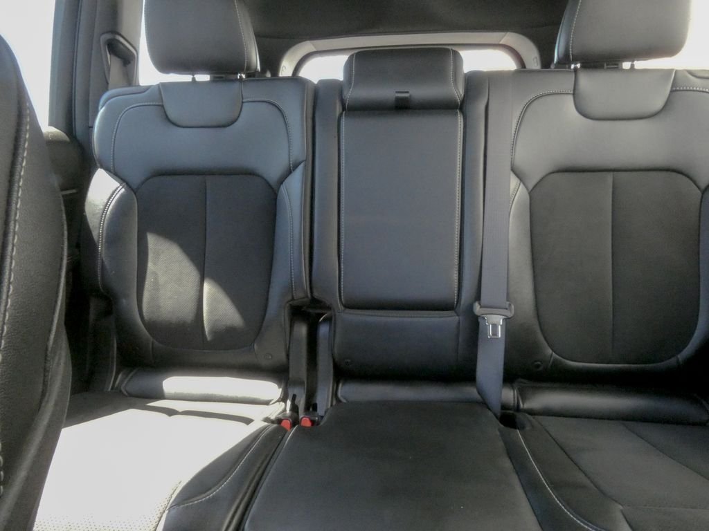 Used 2023 Gray Jeep Altitude image 28